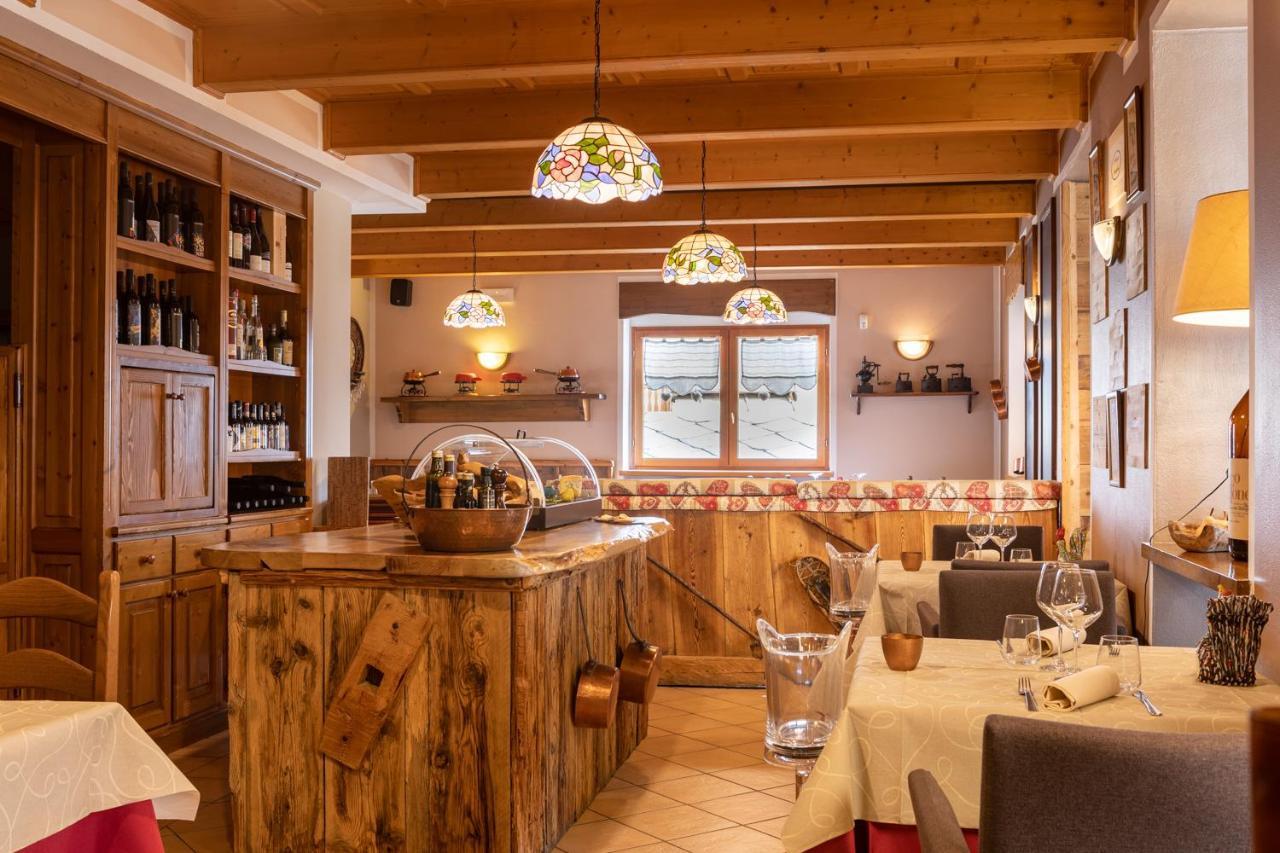 Mont Velan Chambres & Restaurant Saint-Oyen Luaran gambar