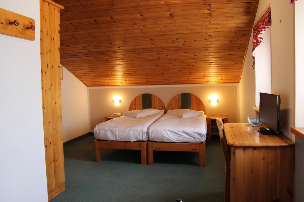 Mont Velan Chambres & Restaurant Saint-Oyen Luaran gambar
