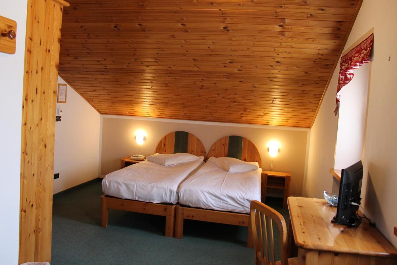 Mont Velan Chambres & Restaurant Saint-Oyen Luaran gambar